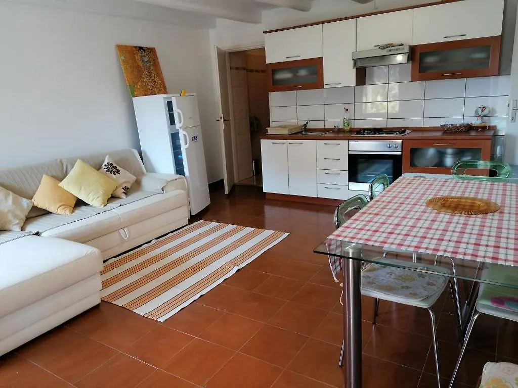 Holiday Apartment In Funtana With Balcony, Air Conditioning, Wifi, Washing Machine 4982-10