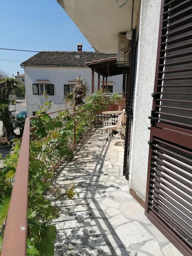 Holiday Apartment In Funtana With Balcony, Air Conditioning, Wifi, Washing Machine 4982-10