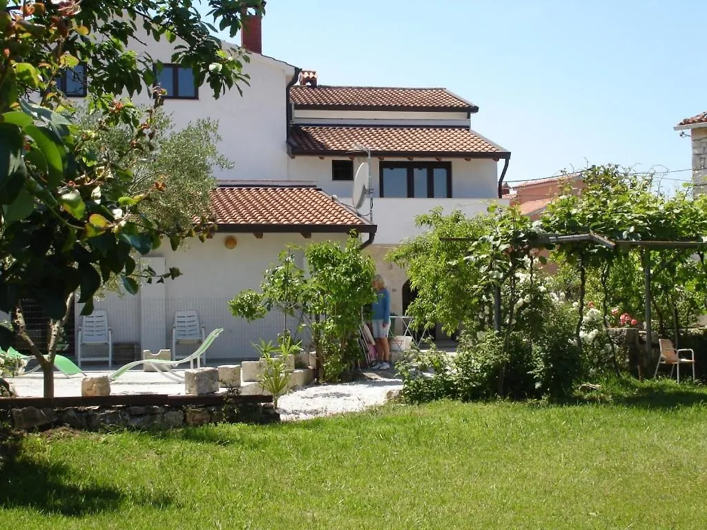 Holiday Apartment In Funtana With Balcony, Air Conditioning, Wifi, Washing Machine 4982-10