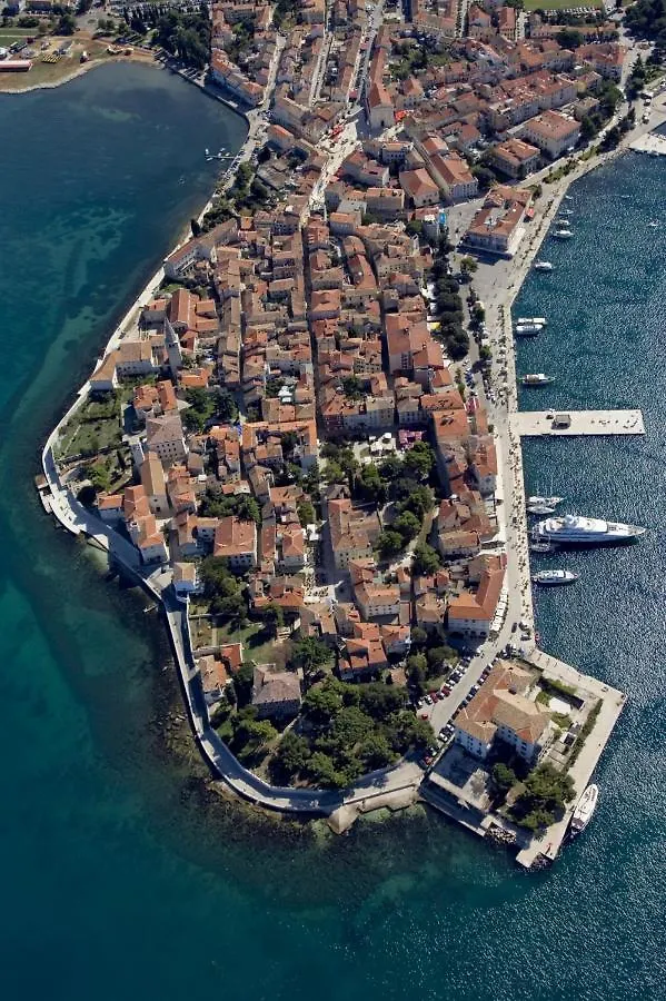 Holiday Apartment In Funtana With Balcony, Air Conditioning, Wifi, Washing Machine 4982-10 Croatia