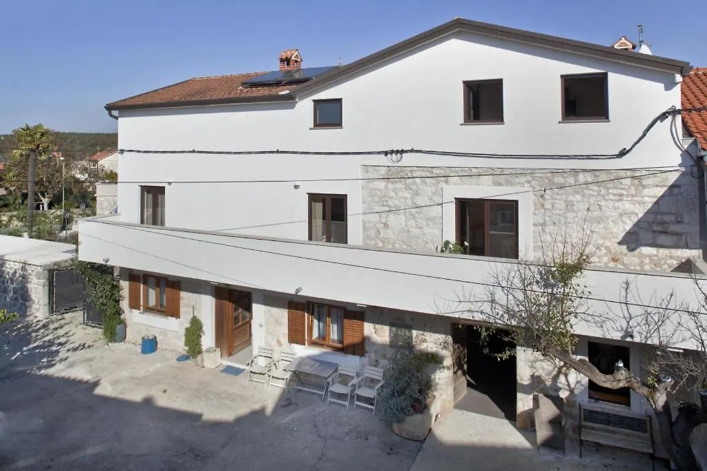 Holiday Apartment In Funtana With Balcony, Air Conditioning, Wifi, Washing Machine 4982-10
